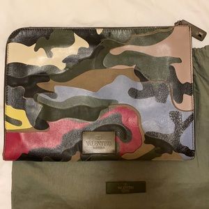 Limited edition Camouflage Valentino clutch